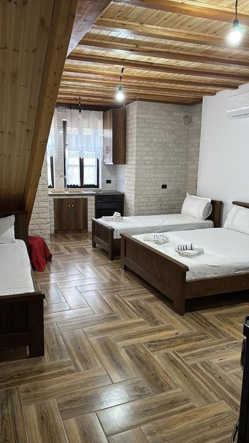 Guest House Iljesa Berat Exterior foto