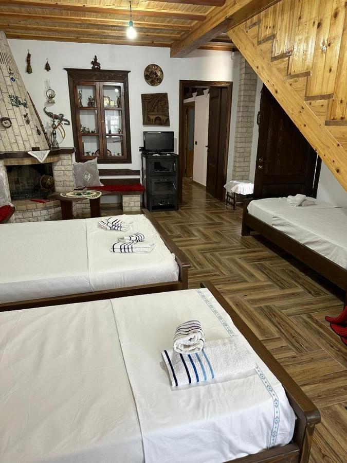 Guest House Iljesa Berat Exterior foto