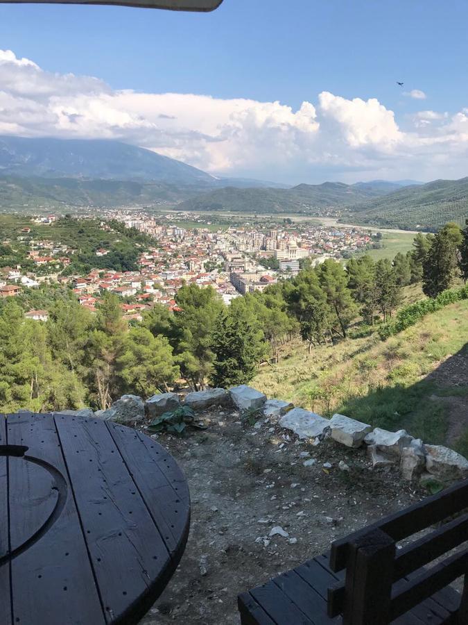 Guest House Iljesa Berat Exterior foto
