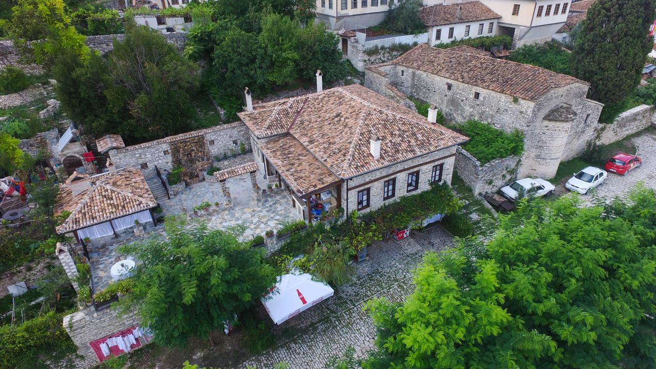 Guest House Iljesa Berat Exterior foto