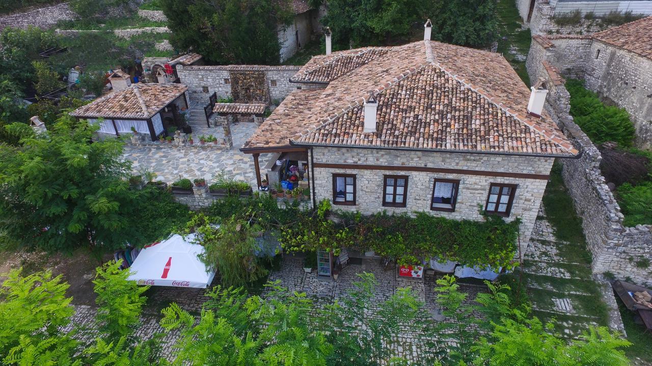Guest House Iljesa Berat Exterior foto