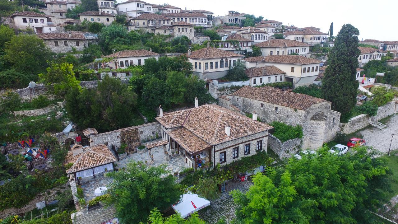 Guest House Iljesa Berat Exterior foto