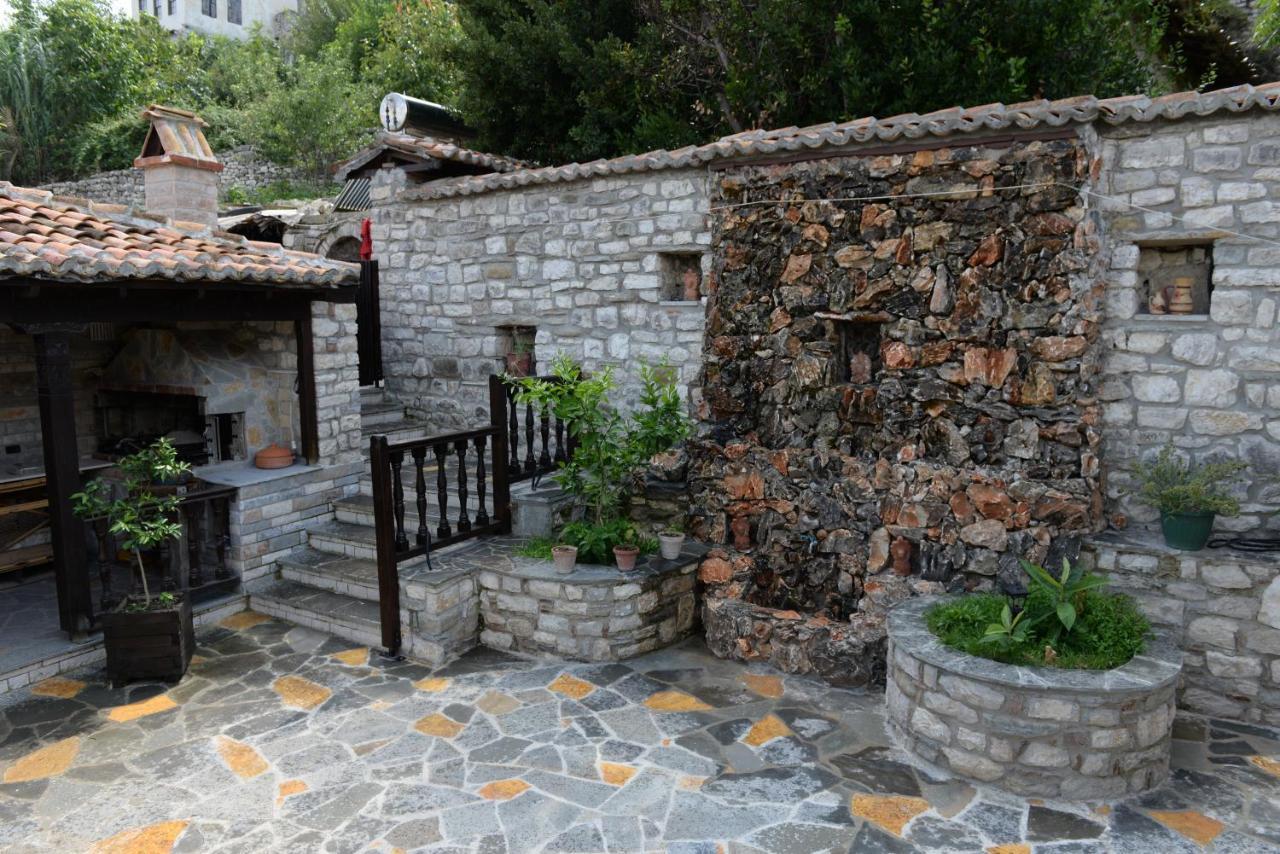 Guest House Iljesa Berat Exterior foto
