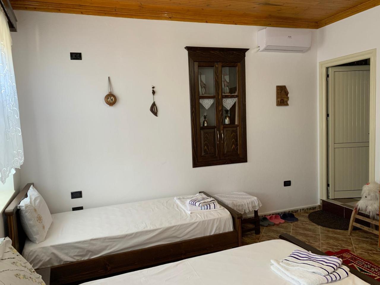 Guest House Iljesa Berat Exterior foto